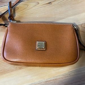 DOONEY & BOURKE crossbody/wristlet EUC